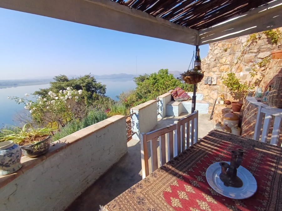 5 Bedroom Property for Sale in Kosmos North West